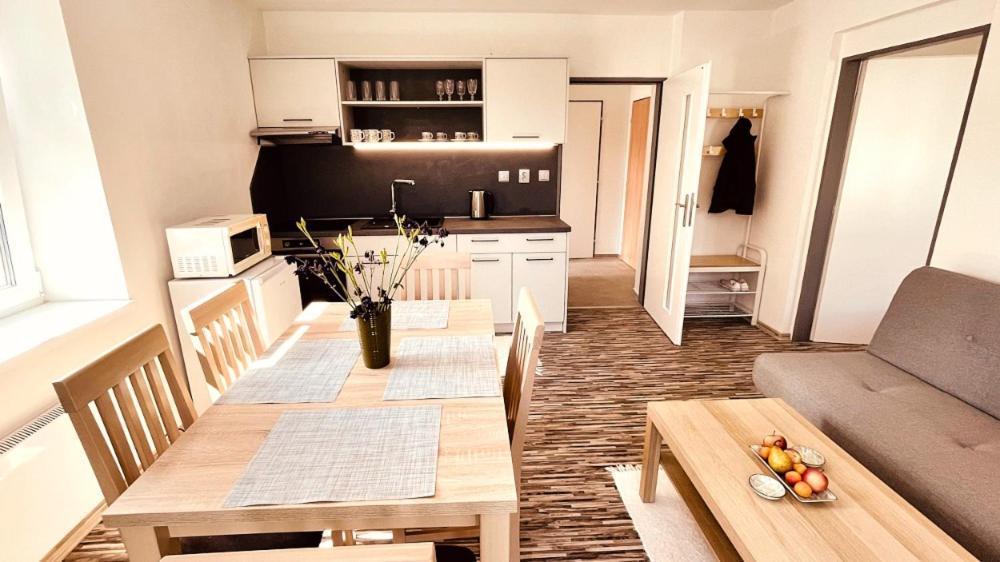 Apartmany Hvezdecka โบรว์โมฟ ภายนอก รูปภาพ